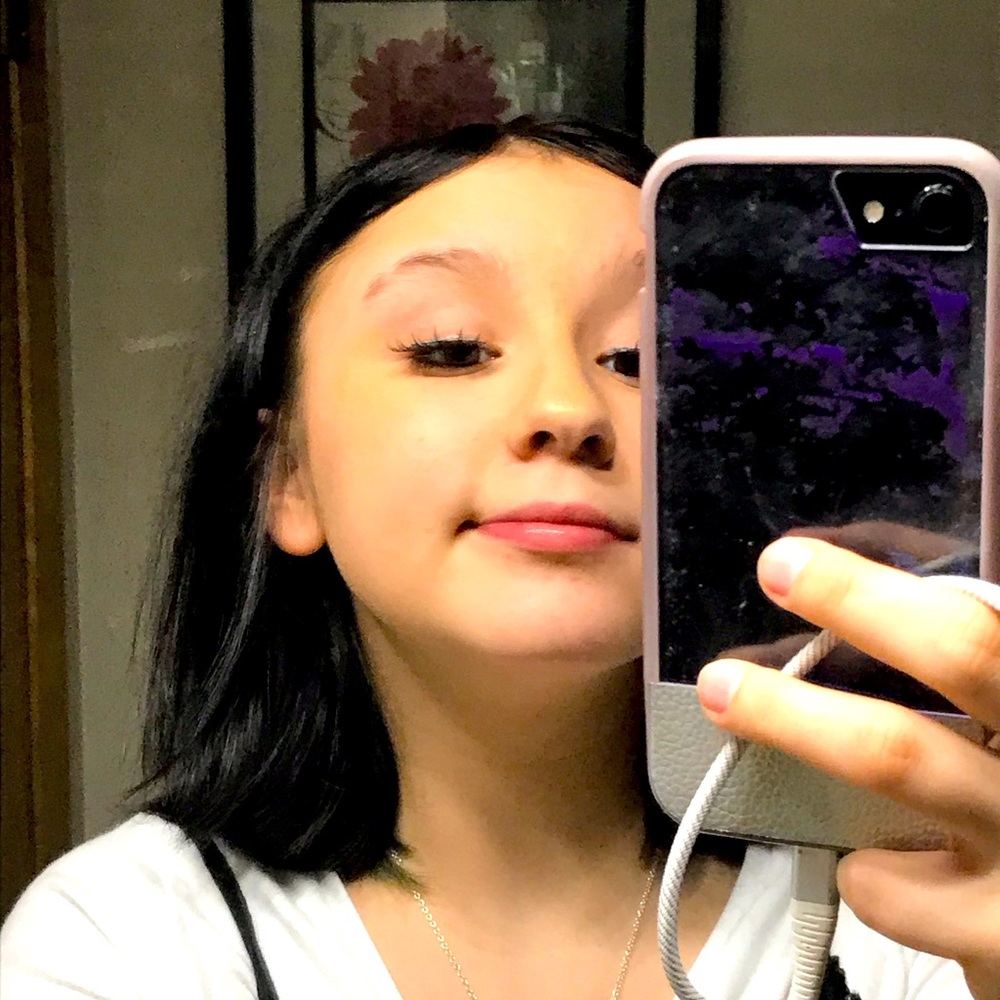 Meet your Posher, Elissia